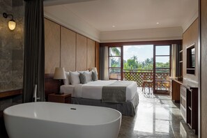 Habitació (Bisma Room with Jungle View) | Roba de llit d'alta qualitat, minibar i caixa forta a l'habitació 
