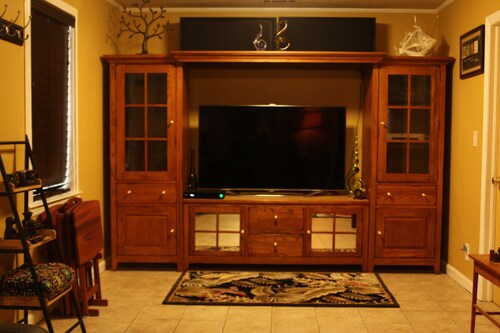 FANTASTIC PRICE !! FOR CHARLESTON!!<br>2 BR HOUSE <br>NO HIDDEN FEES <br>