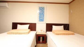 Free WiFi, bed sheets