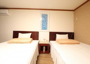 Quarto duplo | Wi-Fi de cortesia, roupa de cama