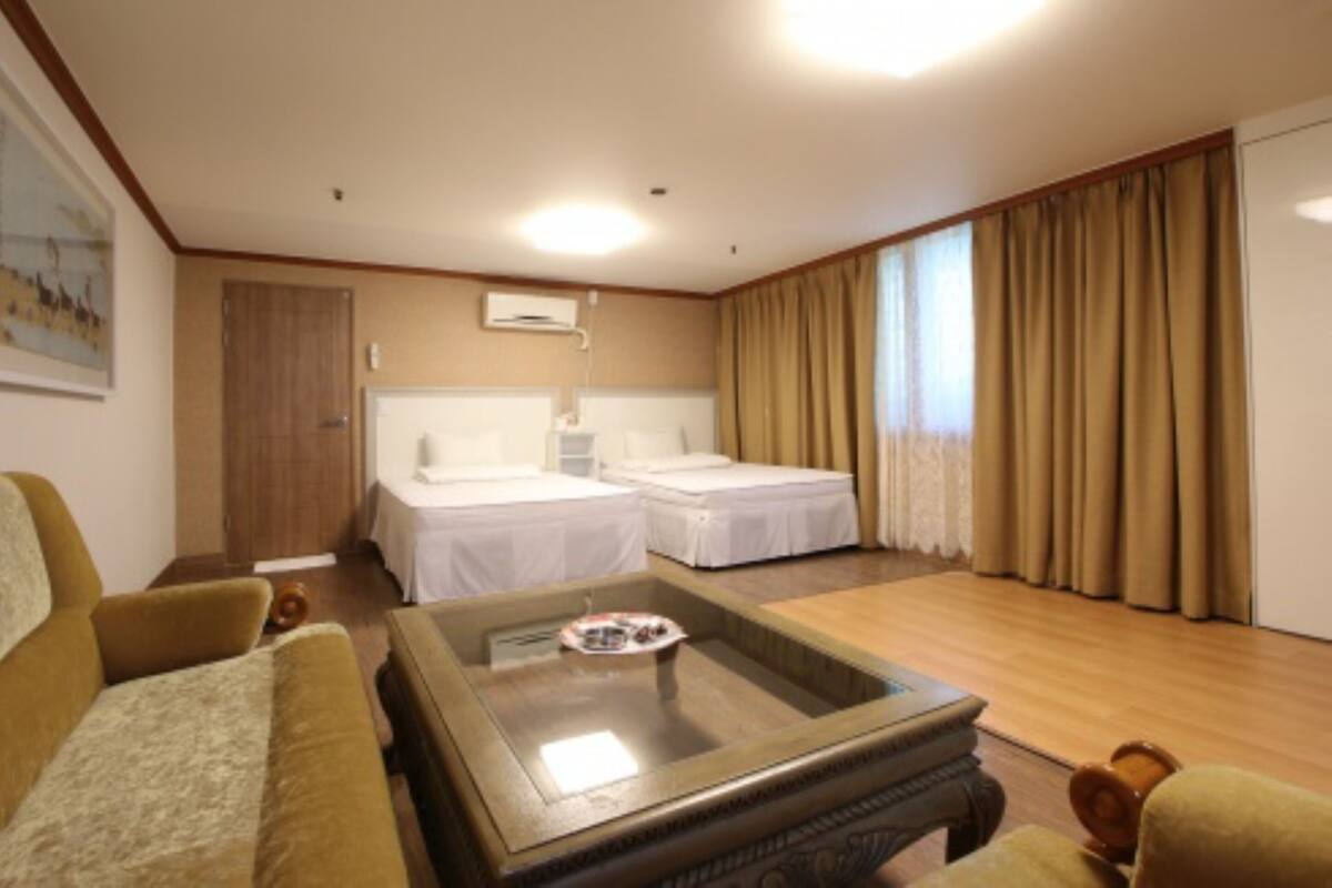 Superior Room | WiFi (free), bed sheets