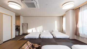 ファミリー ルーム 禁煙 | デスク、防音設備、WiFi (無料)、ベッドシーツ