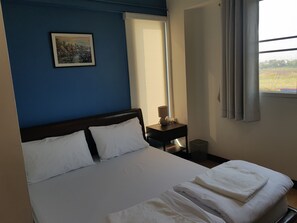Free WiFi, bed sheets - Sleep To Fly Hotel & Hostel (Bangkok)