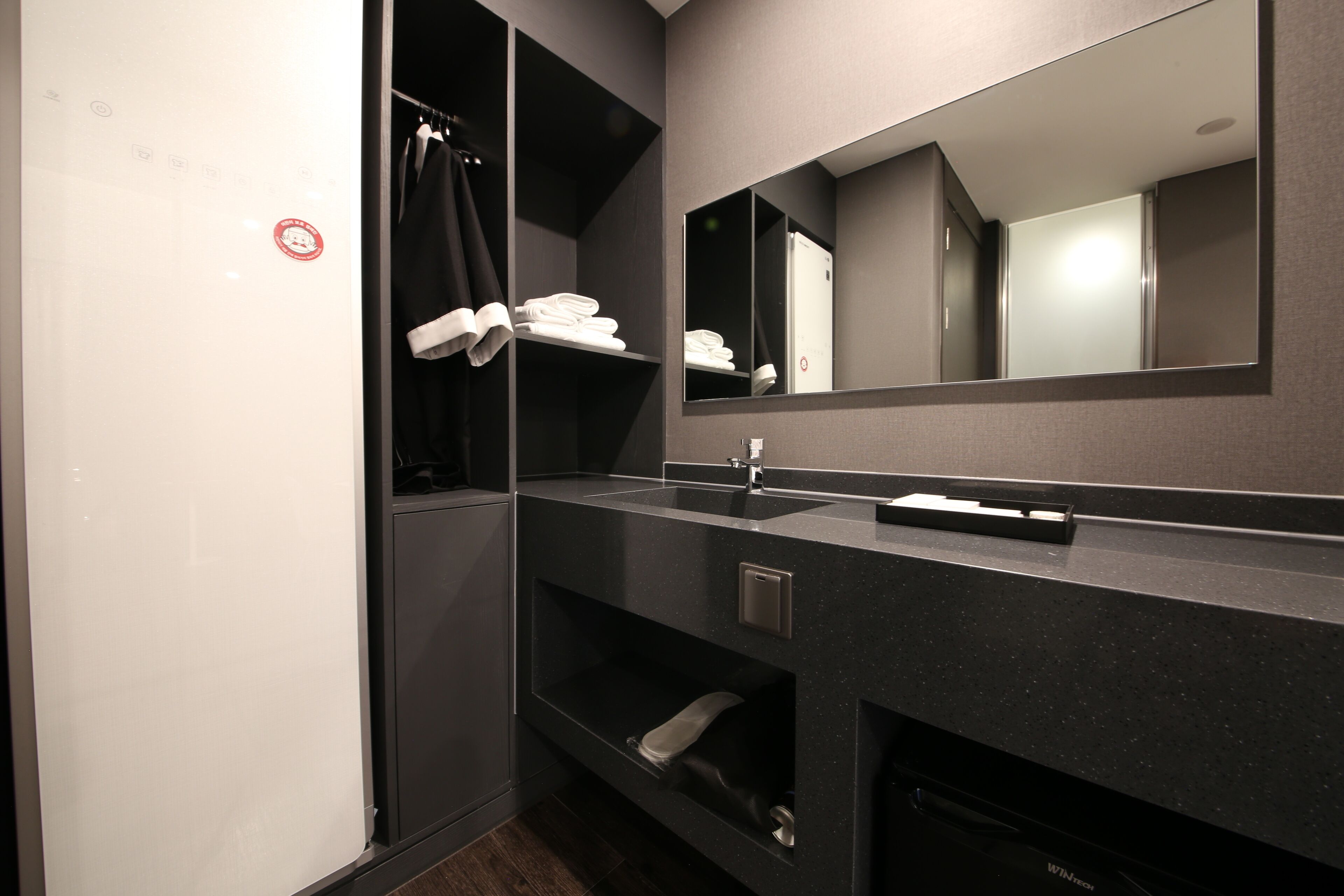 premium room | 1 bedroom, minibar, individually decorated, desk