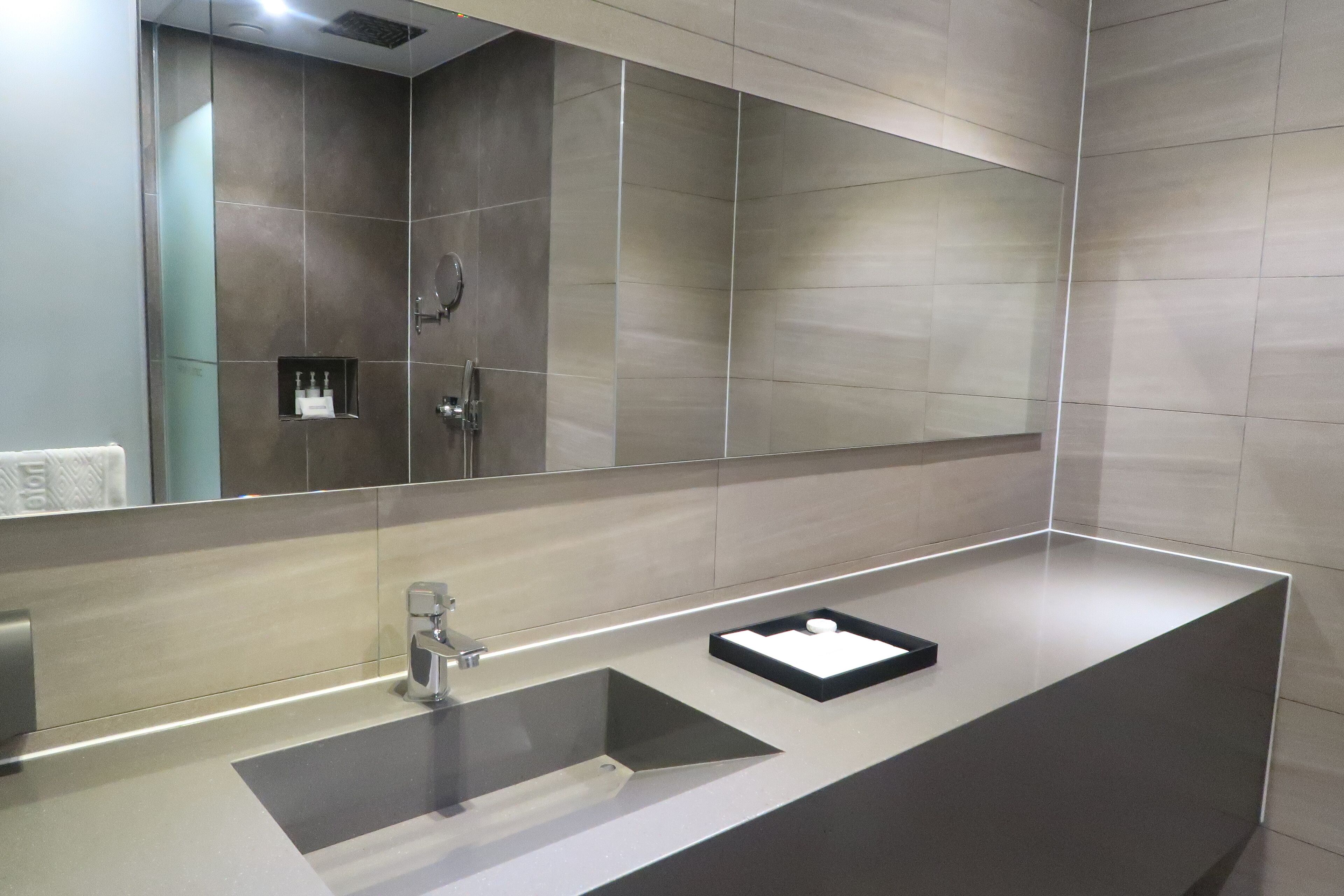 Standard Room | Bathroom sink