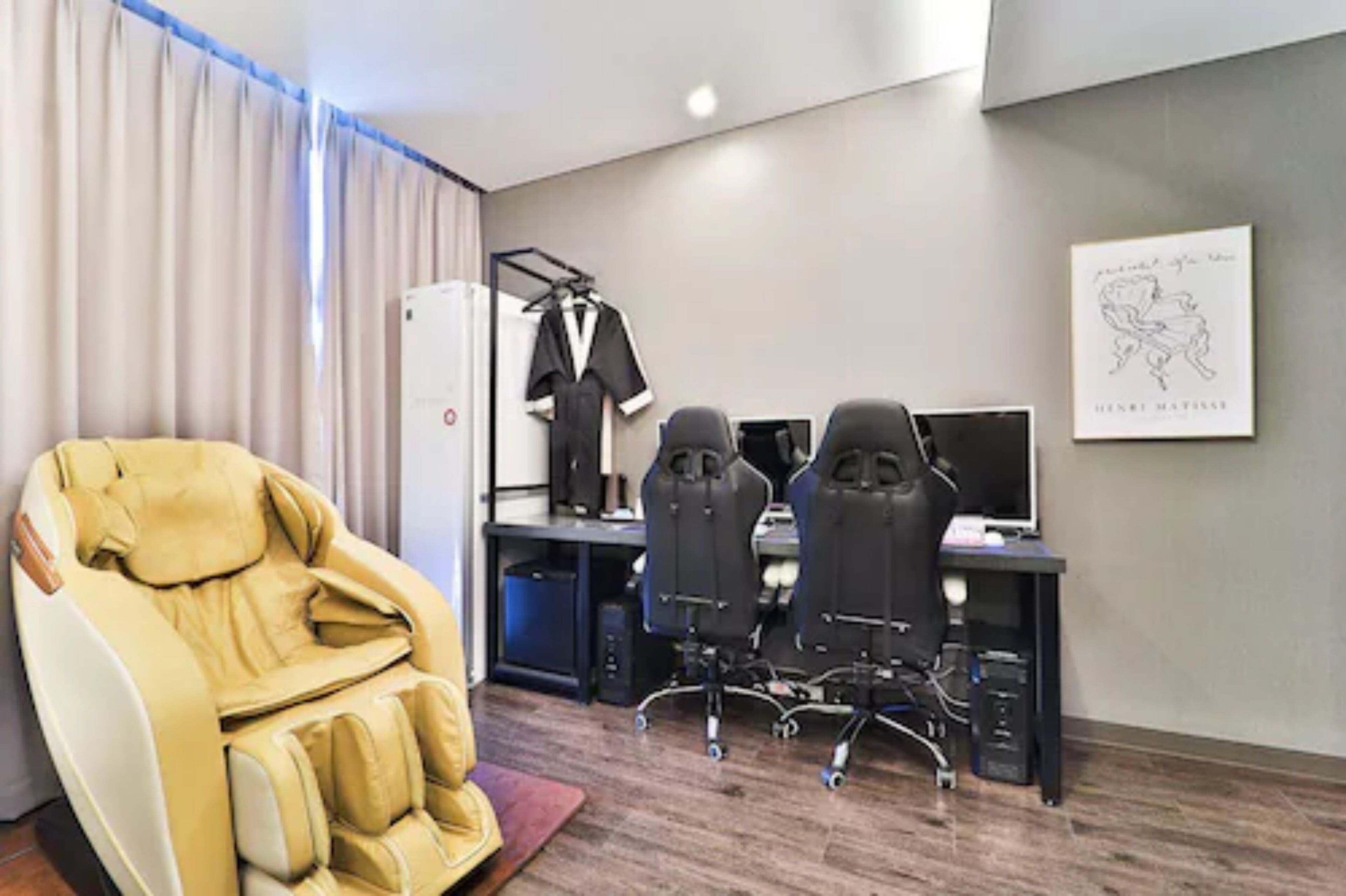 luxury double room | 1 bedroom, minibar, individually decorated, desk