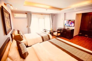 Premium bedding, pillowtop beds, in-room safe, soundproofing - Le Bordeaux Sapa Hotel (Sa Pa)
