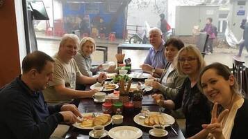 Daily cooked-to-order breakfast (VND 75000 per person)