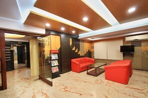 Lobby - OYO 4439 Aura Inn (Bengaluru)
