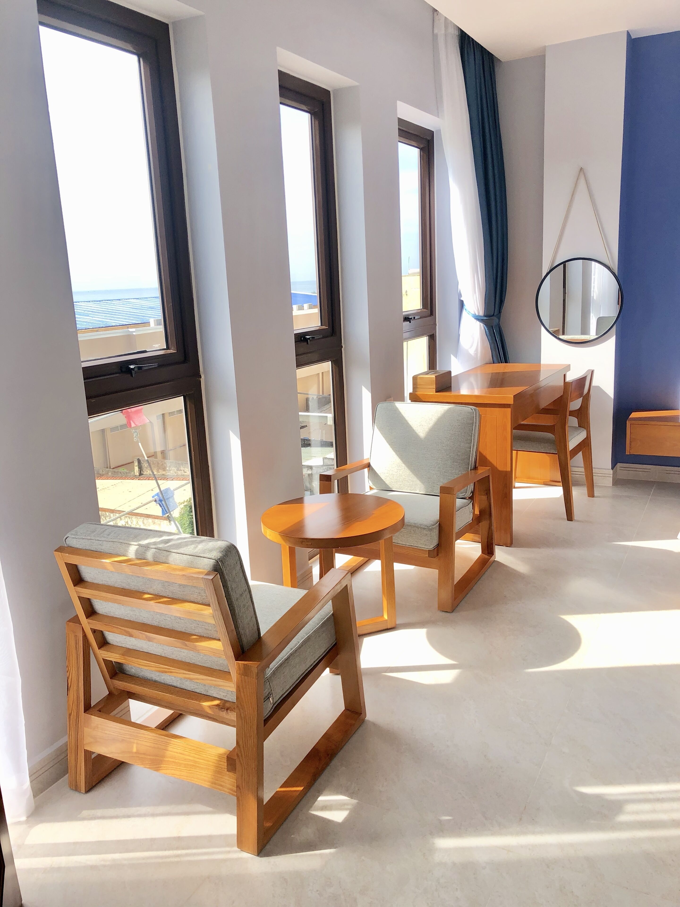 superior window double or twin room | minibar, in-room safe, desk, laptop workspace