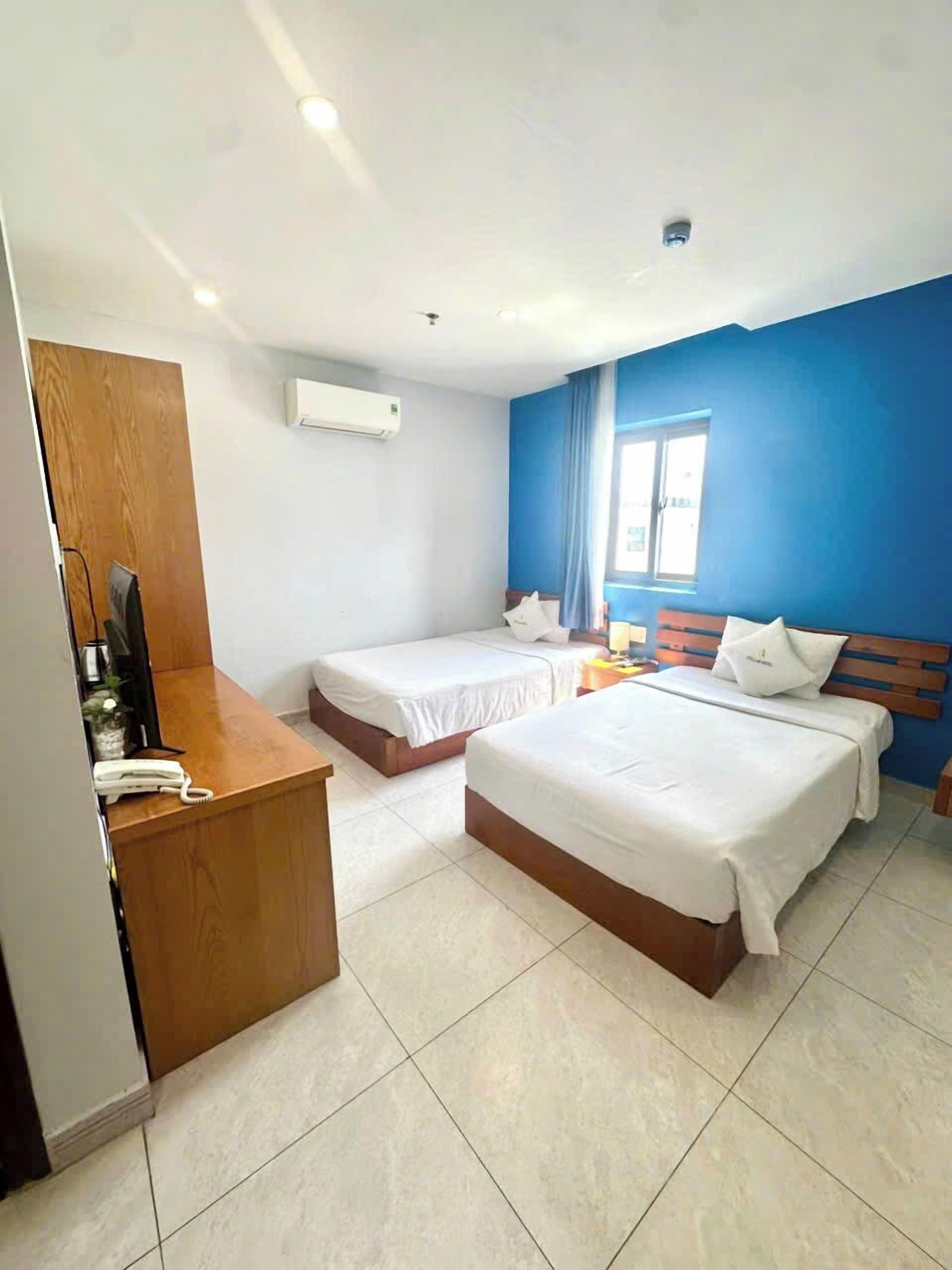 高級雙人房單人入住 (Window) | 迷你吧、房內夾萬、書桌、手提電腦工作空間