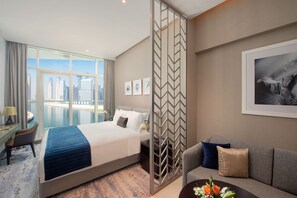 Premium bedding, in-room safe, soundproofing, iron/ironing board - DAMAC Maison Prive (Dubai)