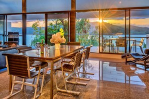 Dining - Waves 3 Luxury 3 Bedroom (Whitsundays)