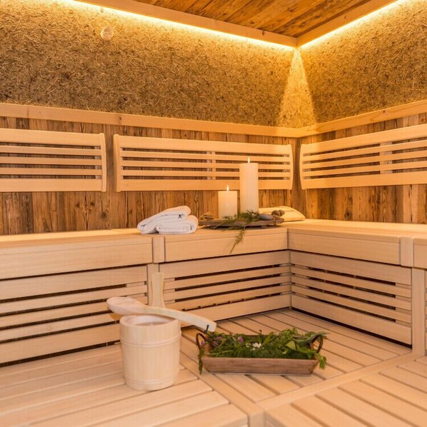 Couples treatment room(s), hot stone massages, deep-tissue massages