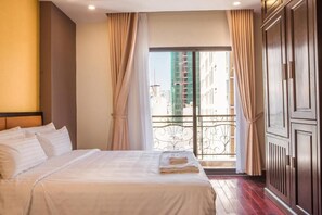5 bedrooms, premium bedding, free WiFi