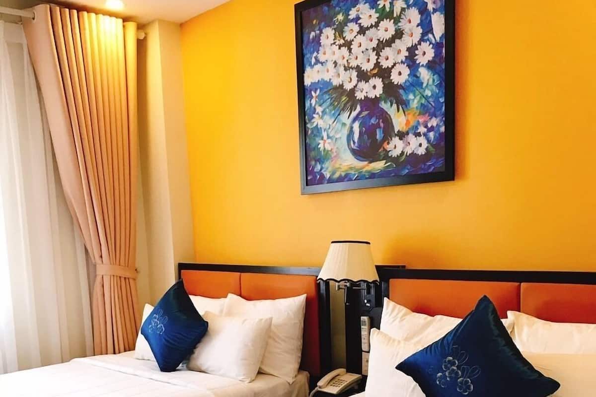 Premium bedding, free WiFi