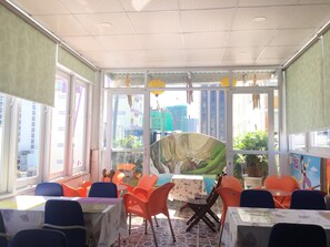 Free daily buffet breakfast 