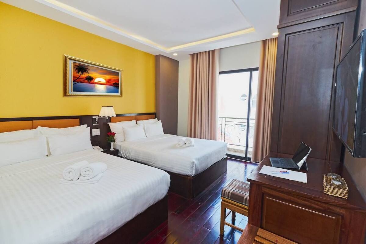 5 bedrooms, premium bedding, free WiFi