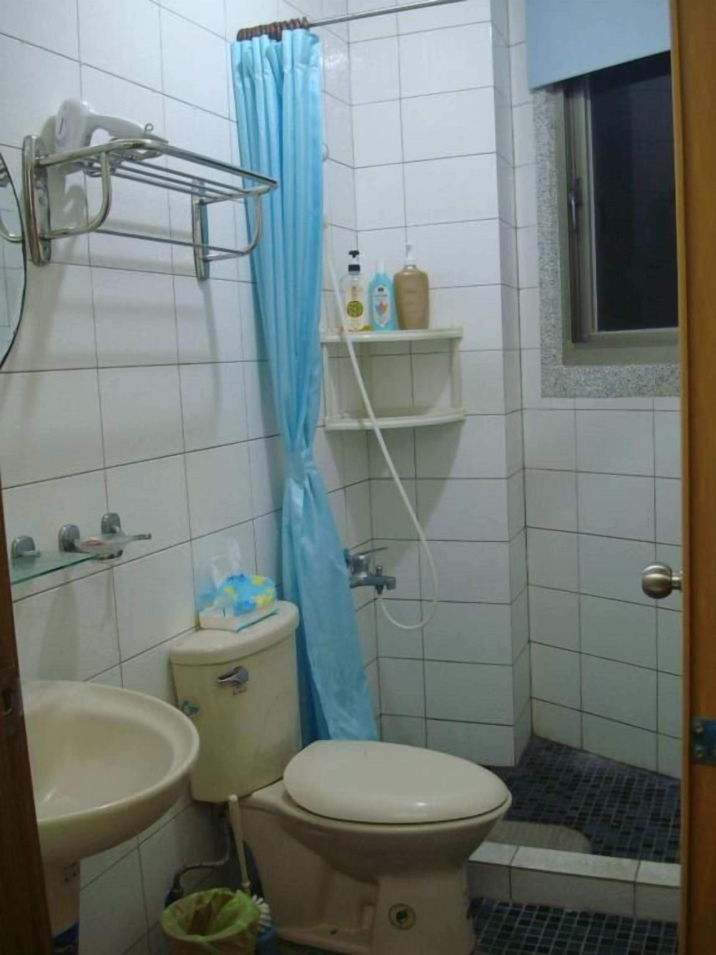 Economy Twin kamer, gedeelde badkamer | Gratis wifi