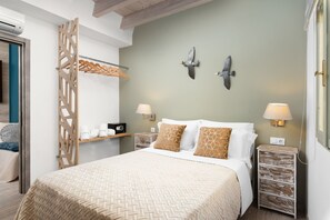 3 bedrooms, in-room safe, desk, soundproofing - Boutique Home-Splantzia-Roof Garden-2min Harbor (Chania)