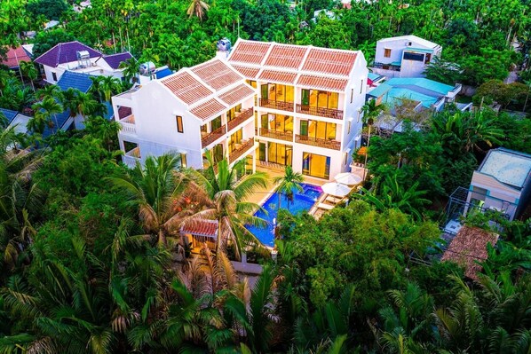 المنشأة من الخارج