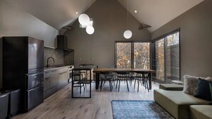 Villa | Spiseområde på rommet