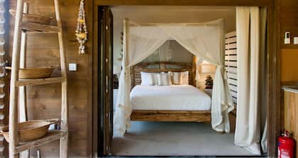 Private Pool + Free Wifi + Outdoor shower
La Pointe Beach Huts