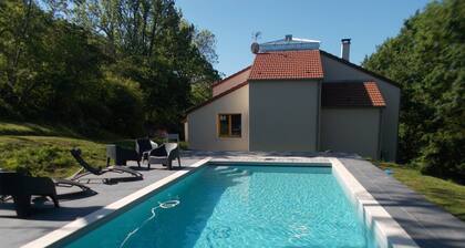 architect-designed house in the countryside with private pool near Beaune