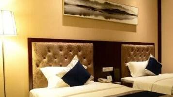 Standard Twin Room | 1 bedroom, desk, blackout curtains, soundproofing