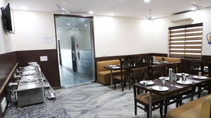 Restaurant - SAR KAMLA DHAM (Mathura)
