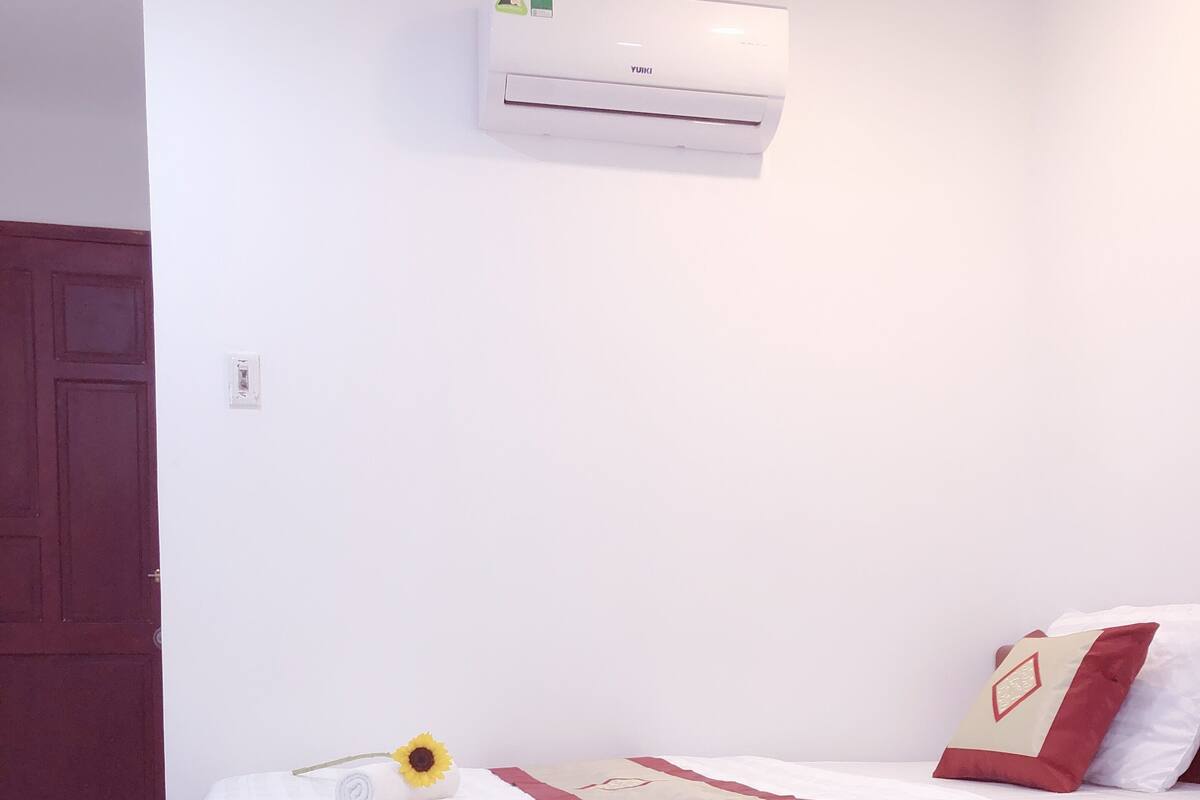 Standard Twin Room | Desk, soundproofing, free WiFi, bed sheets