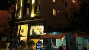 Gambar tidak terklasifikasi, 2 dari 48, tombol