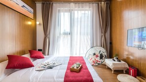 Blackout curtains, free WiFi, bed sheets
