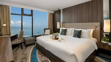 Minibar, in-room safe, individually decorated, individually furnished