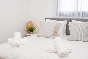Luxe appartement | 4 slaapkamers, luxe beddengoed, donzen dekbedden, pillowtop-bedden