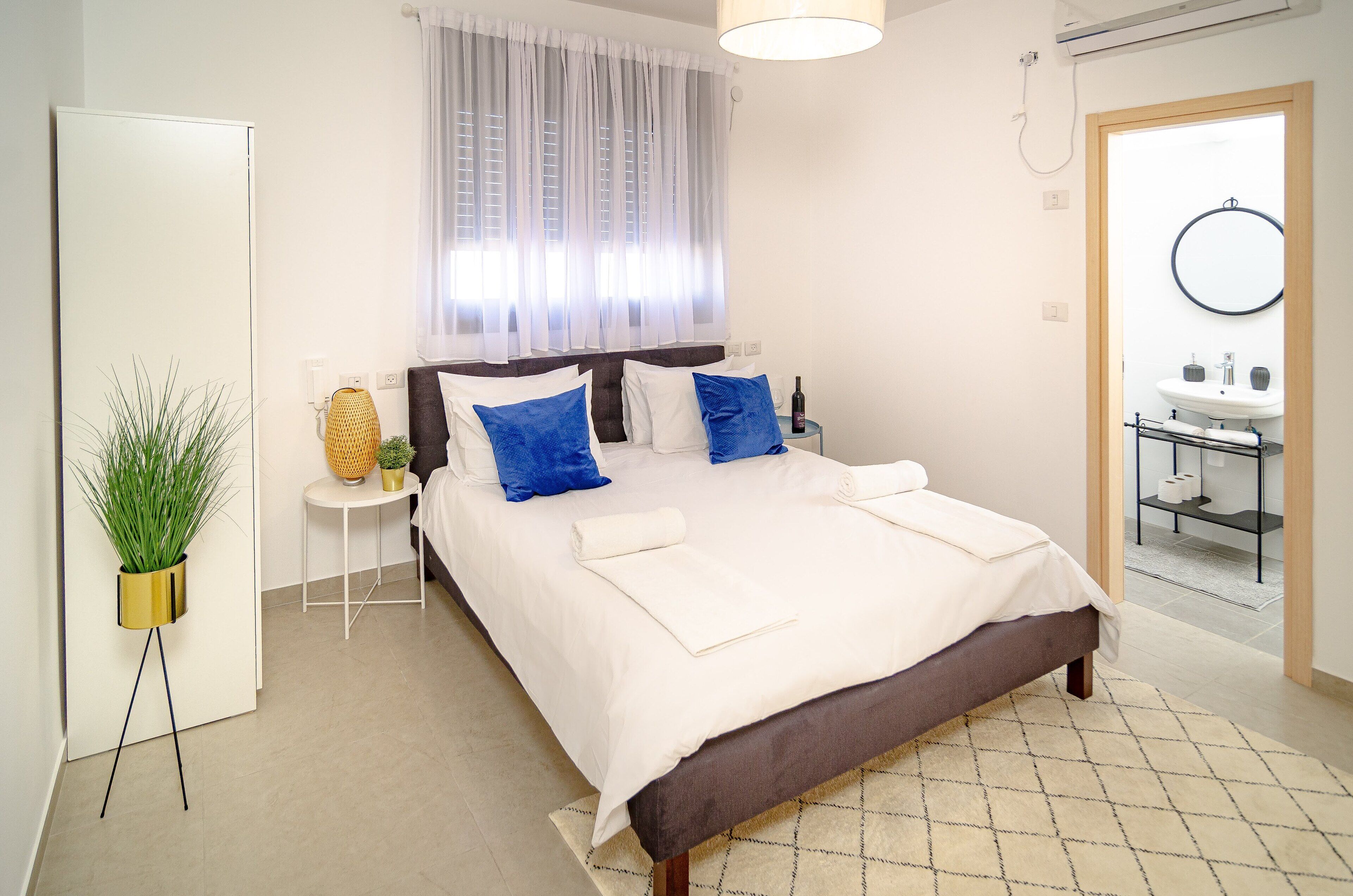 ลักซ์ชัวรี่อพาร์ทเมนท์ | 4 ห้องนอน, เครื่องนอนระดับพรีเมียม, ผ้านวมขนเป็ด