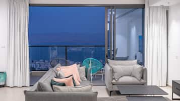Luxury Apartment | Living room | Flat-screen TV