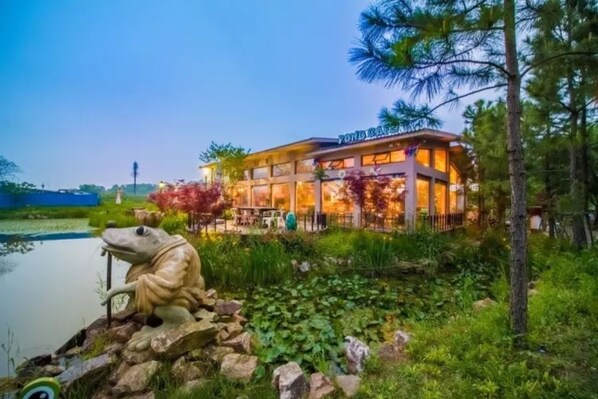 Garden - Floral Hotel Lynn's Resort Suzhou (Suzhou)