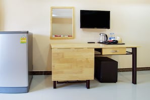 Standard Double Room | Desk, free WiFi