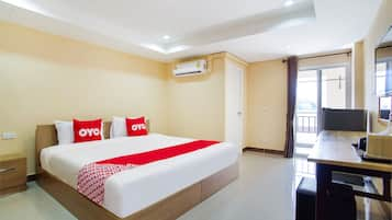 Standard Double Room | Meja, Wi-fi percuma 