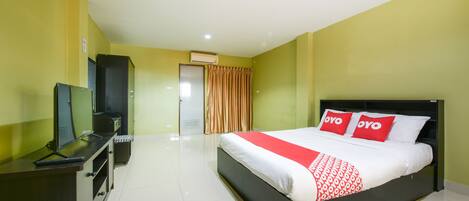 Standard Double Room | Desk, free WiFi, bed sheets