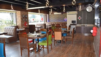 Daily continental breakfast (INR 300 per person)