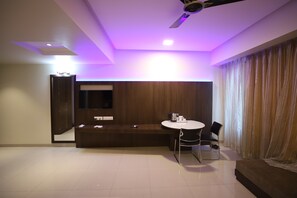 Individually decorated, individually furnished, blackout curtains - Hotel Seven Sky (Nashik)