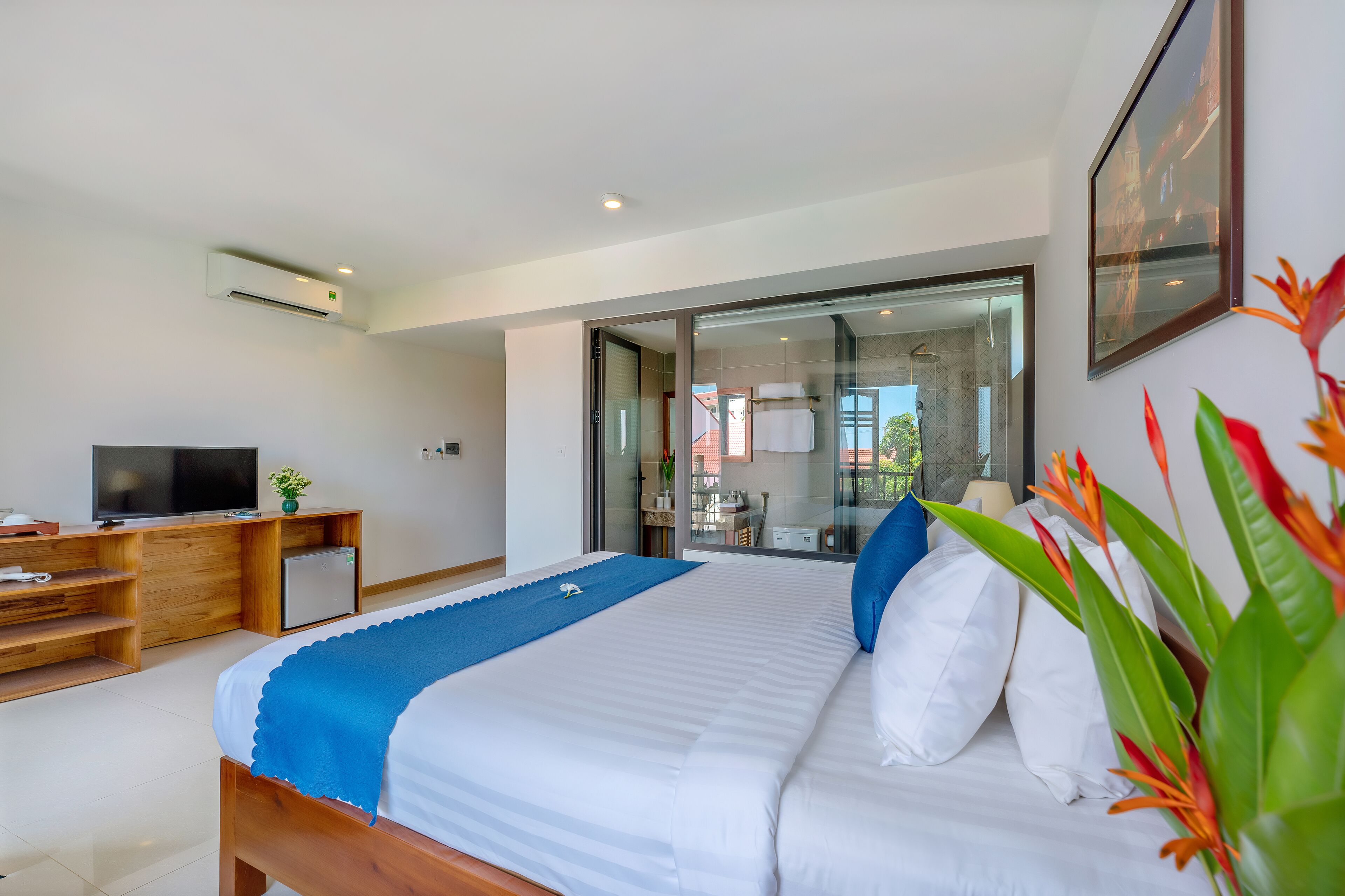 Superior-Doppelzimmer | Badezimmer | Dusche, kostenlose Toilettenartikel, Haartrockner, Bademäntel