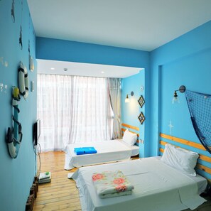 Quarto duplo | Escrivaninha, cortinas blackout, Wi-Fi de cortesia