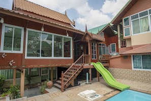 Utomhuspool