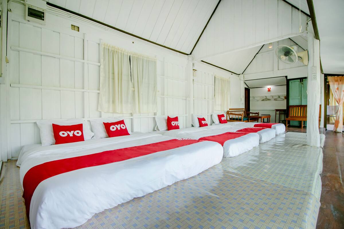 Apartment, 2 Bedrooms | Desk, free WiFi, bed sheets