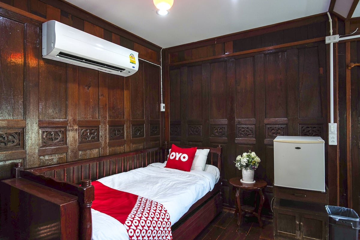 Deluxe Triple Room | Desk, free WiFi, bed sheets