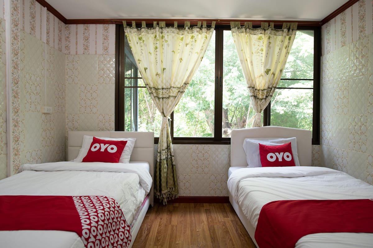 Basic Twin Room | Desk, free WiFi, bed sheets
