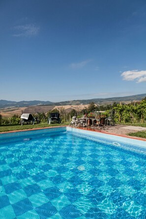 Piscina externa sazonal